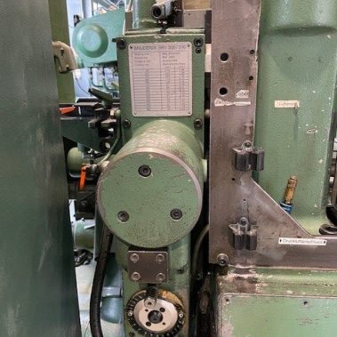 BRUDERER BBV 300/200 Vorschub an einer BSTA 60 HL