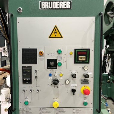Bedienpult einer BRUDERER BSTA 41