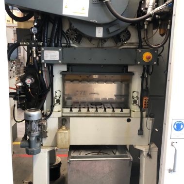 Rückseite des Schnellstanzautomaten B250-2740